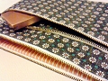090111_pouch1b.jpg